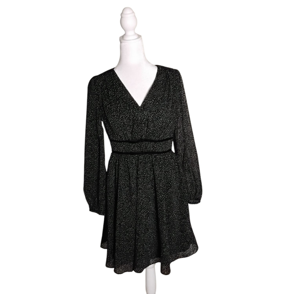 Gal Meets Glam Skylar Women's 2 Black White Long Sleeve V-Neck Mini Dress